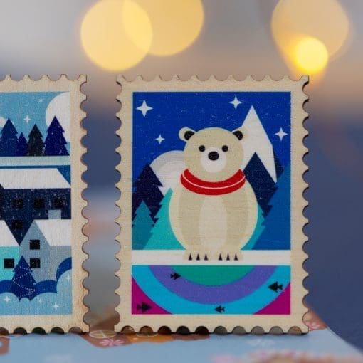Polar Bear scene - festive wooden pin